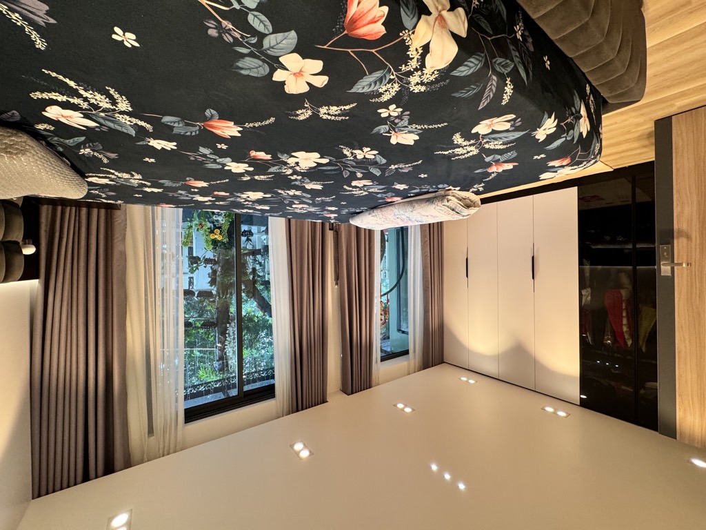 Bán chung cư CT18 KĐT Việt Hưng - lô góc - tiện ích - sang trọng - đẹp - ở ngay