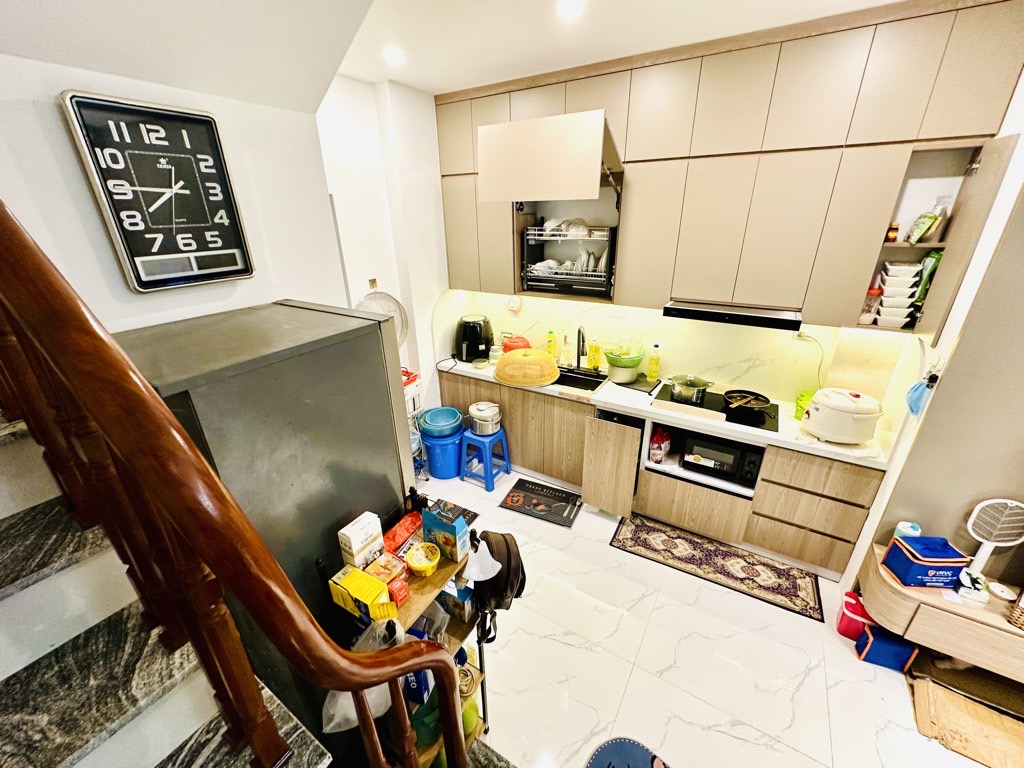 TRUNG TÂM VIỆT HƯNG - CHỦ VÀO NỘI THẤT TÂM HUYẾT - MỚI KOONG - 1 NHÀ RA Ô TÔ - NỞ HẬU