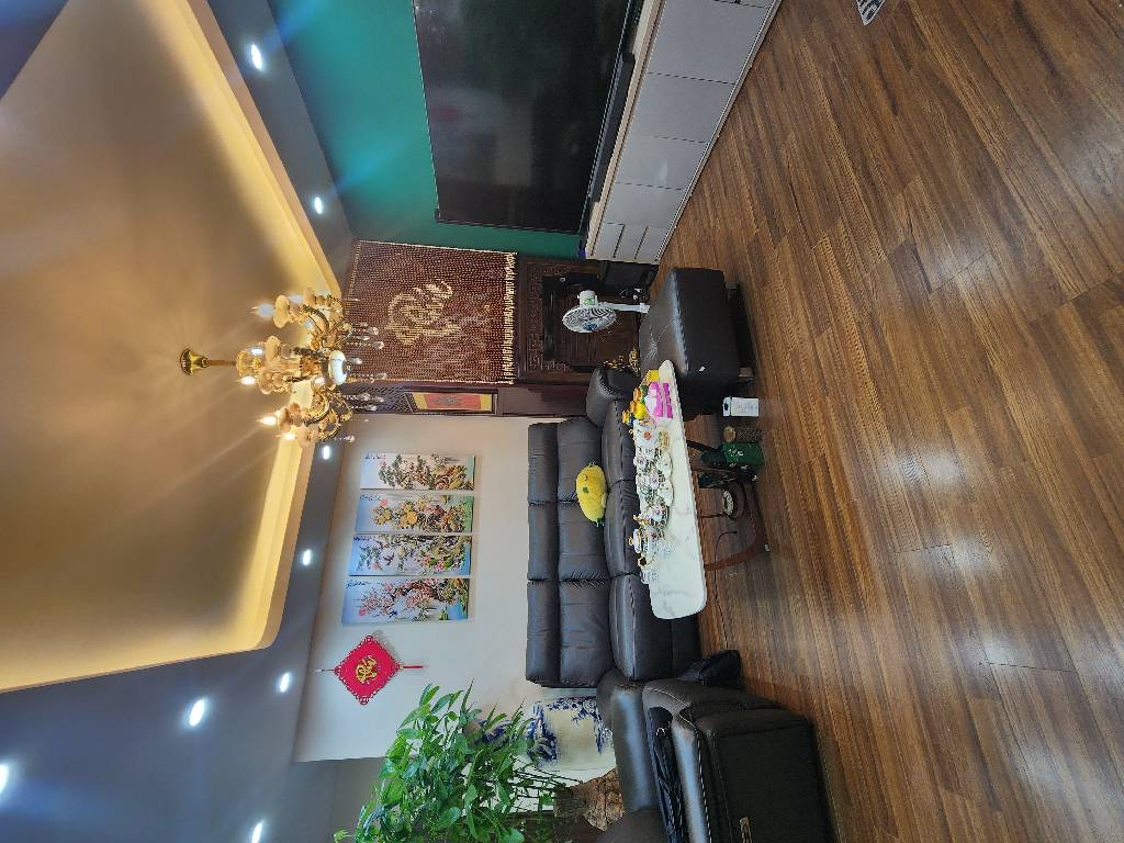 Bán căn hộ 3PN, 2WC, 97m2 tại Khu đô thị Việt Hưng, Long Biên.