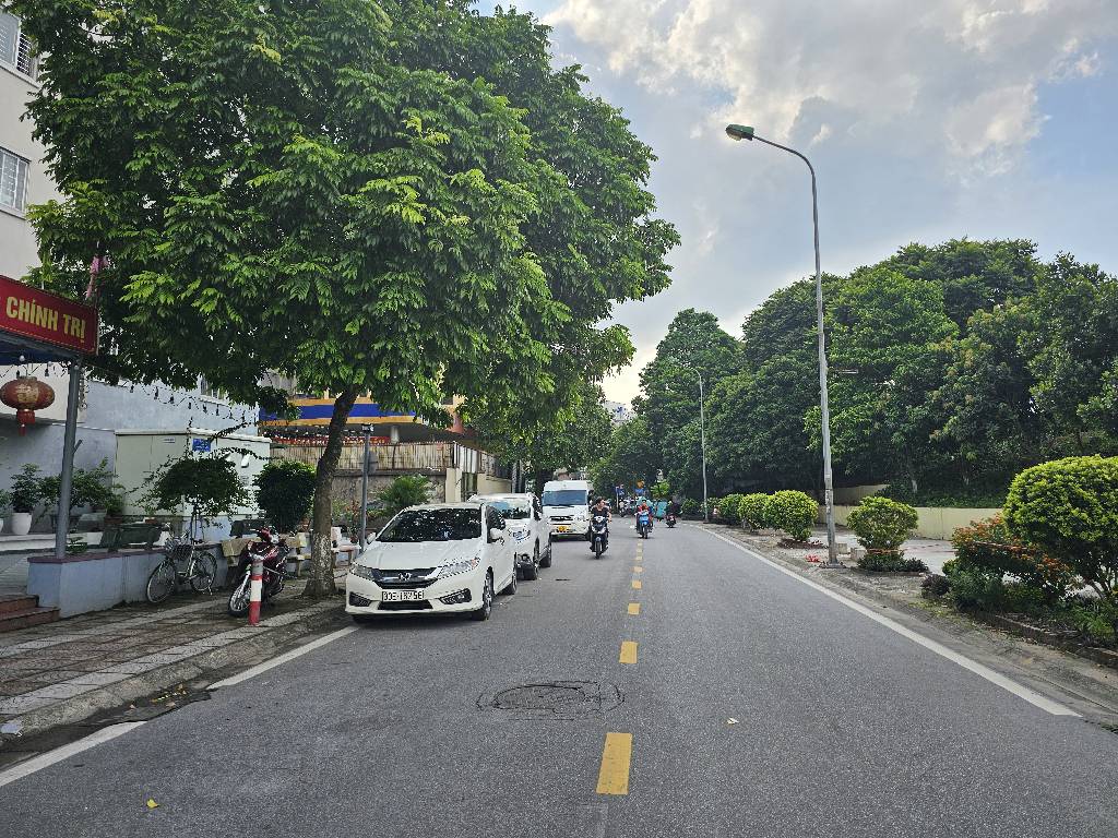 BÁN CĂN HỘ CC 2PN 2WC GIA THỤY - NGUYỄN VĂN CỪ - TIỆN ÍCH BẠT NGÀN - VÀO Ở LUÔN