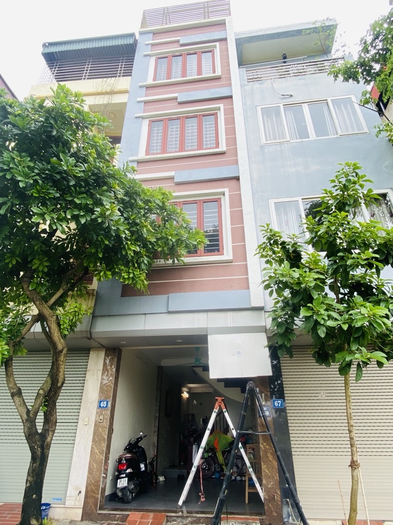 BÁN NHÀ PHÂN LÔ TDC GIANG BIÊN -  Ô TÔ TRÁNH VỈA HÈ HAI BÊN THOÁNG VĨNH VIỄN 5 TẦNG -  GIÁ CHÀO 13.5 TỶ