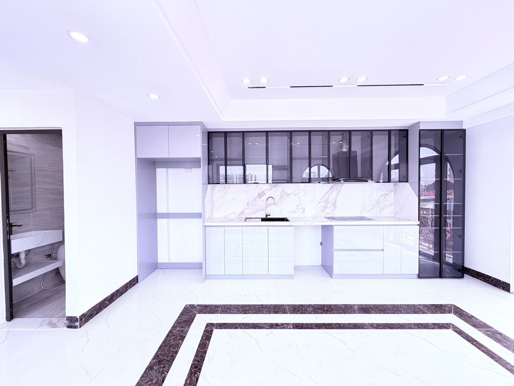 BÁN NHÀ SÀI ĐỒNG HOA HẬU - THIẾT KẾ HIỆN ĐẠI - 7 TẦNG THANG MÁY - FULL NỘI THẤT - LÔ GÓC - NGÕ THÔNG - KINH DOANH