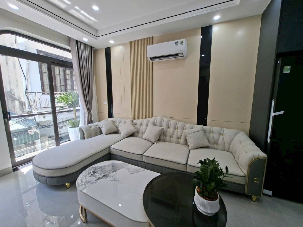 BÁN NHÀ THẠCH BÀN - 6 TẦNG HIỆN ĐẠI - GARA Ô TÔ - FULL NỘI THẤT - AN SINH TUYỆT VỜI