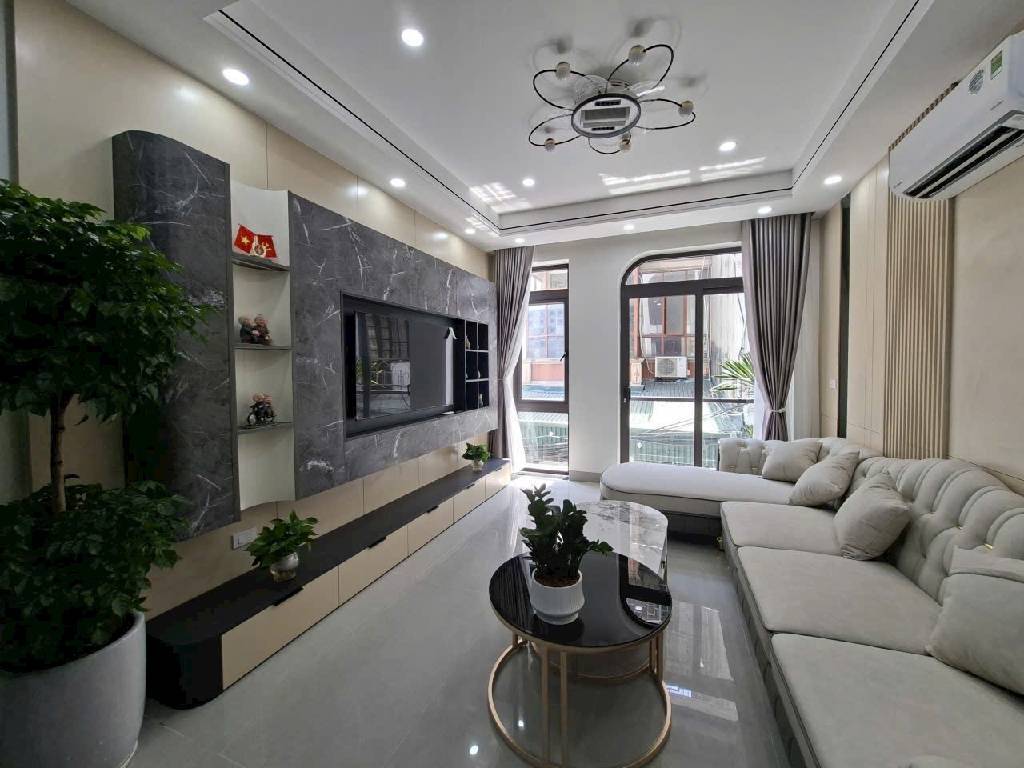 BÁN NHÀ THẠCH BÀN - 6 TẦNG HIỆN ĐẠI - GARA Ô TÔ - FULL NỘI THẤT - AN SINH TUYỆT VỜI