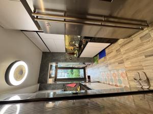 Bán chung cư CT18 KĐT Việt Hưng - lô góc - tiện ích - sang trọng - đẹp - ở ngay