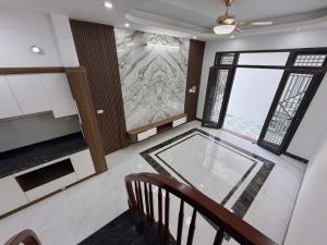 BÁN NHÀ VIỆT HƯNG LONG BIÊN - 5 TẦNG - MỚI CỨNG - VÀO Ở LUÔN - GIAO THÔNG ĐI LẠI  THUẬN TIỆN