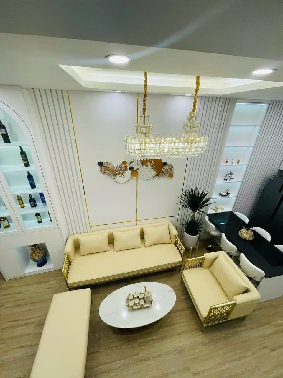 VỢ CHỒNG TRẺ BÁN NHÀ LƯƠNG ĐÌNH CỦA, ĐỐNG ĐA ĐỂ CHUYỂN VÀO SG - 10 TỶ YÊU THƯƠNG