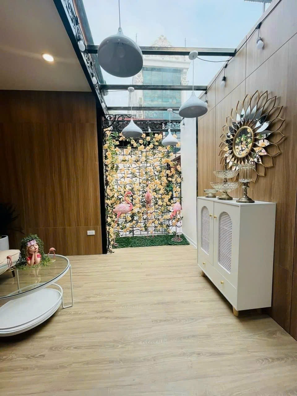 VỢ CHỒNG TRẺ BÁN NHÀ LƯƠNG ĐÌNH CỦA, ĐỐNG ĐA ĐỂ CHUYỂN VÀO SG - 10 TỶ YÊU THƯƠNG