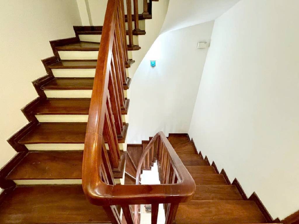 Nhà phố Vương Thừa Vũ, thuộc căn nhà hoa hậu, lô góc