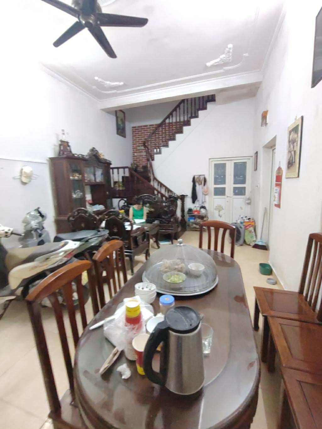 Bán nhà Trần Quốc Vượng – Dịch Vọng Hậu, DT 36m², mặt tiền 5m, ngõ thông, trước nhà ba gác phi thoải mái. Giá 9,5 tỷ