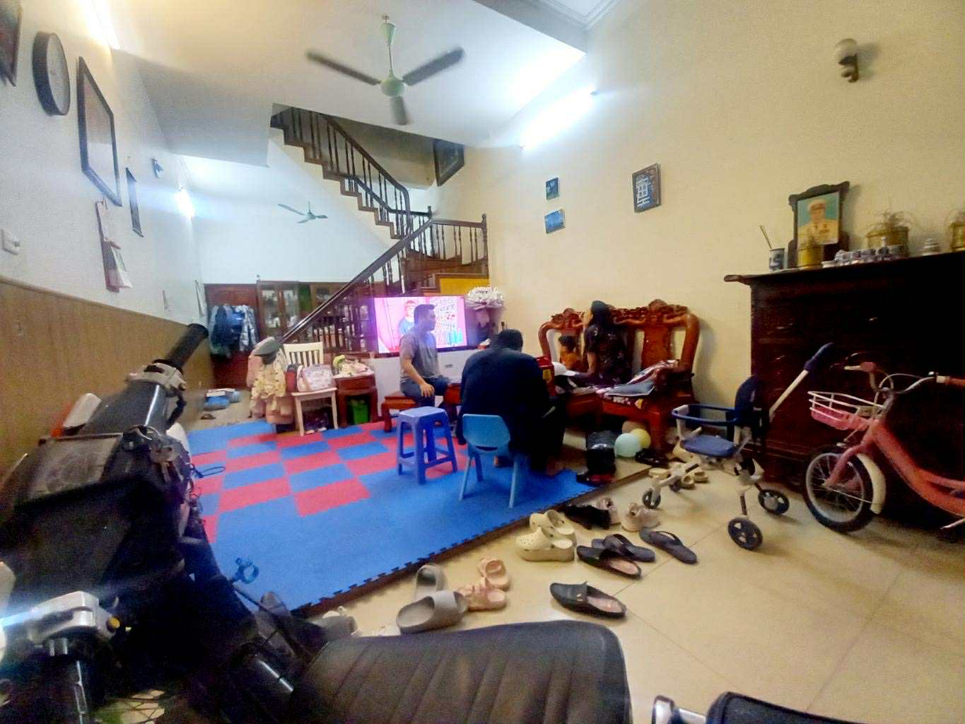 Bán nhà Hoa Bằng, Cầu Giấy. DT 47m² mặt tiền 4.3m, ngõ ô tô tránh, giá 9,4 Tỷ