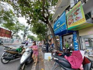 SIÊU RẺ -BÁN GẤP NHÀ MẶT PHỐ LONG BIÊN - 6.X TỶ