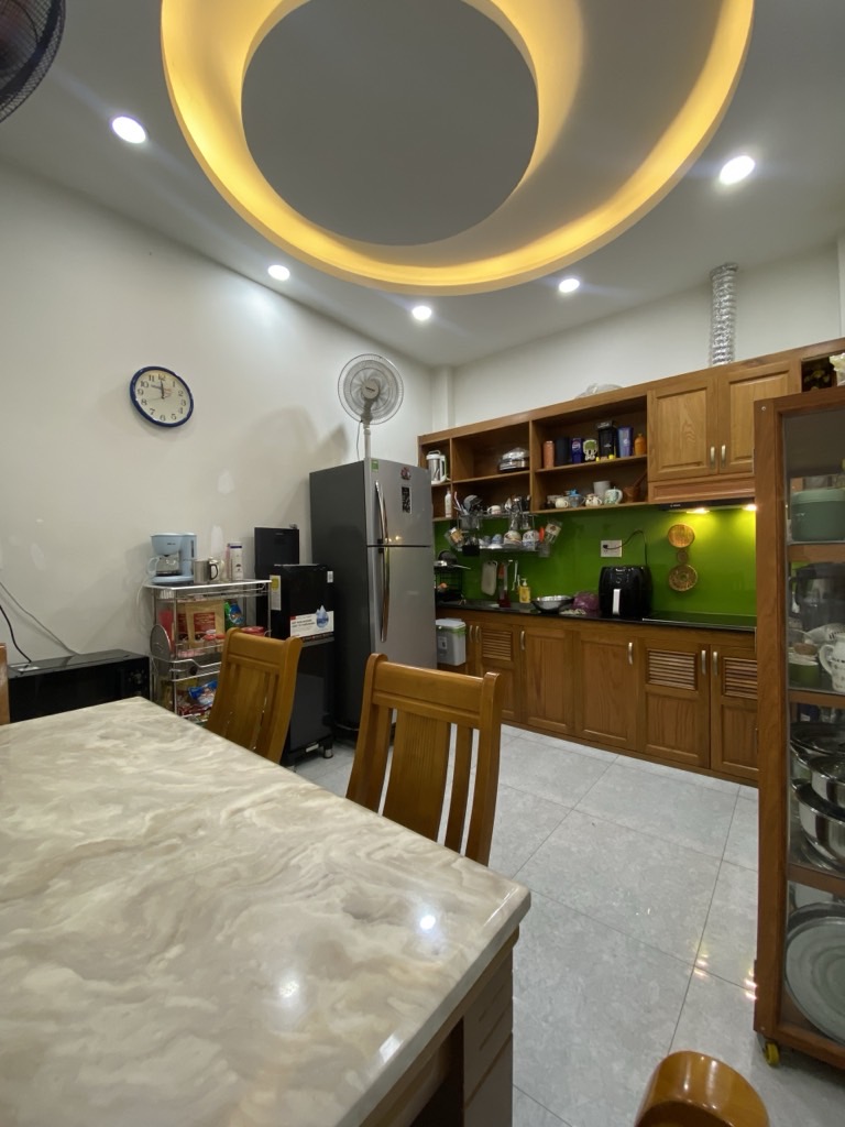 HẺM NHỰA XE TẢI TRÁNH NHAU 5 TẦNG 6PN 7WC VỊ TRÍ ĐẸP 