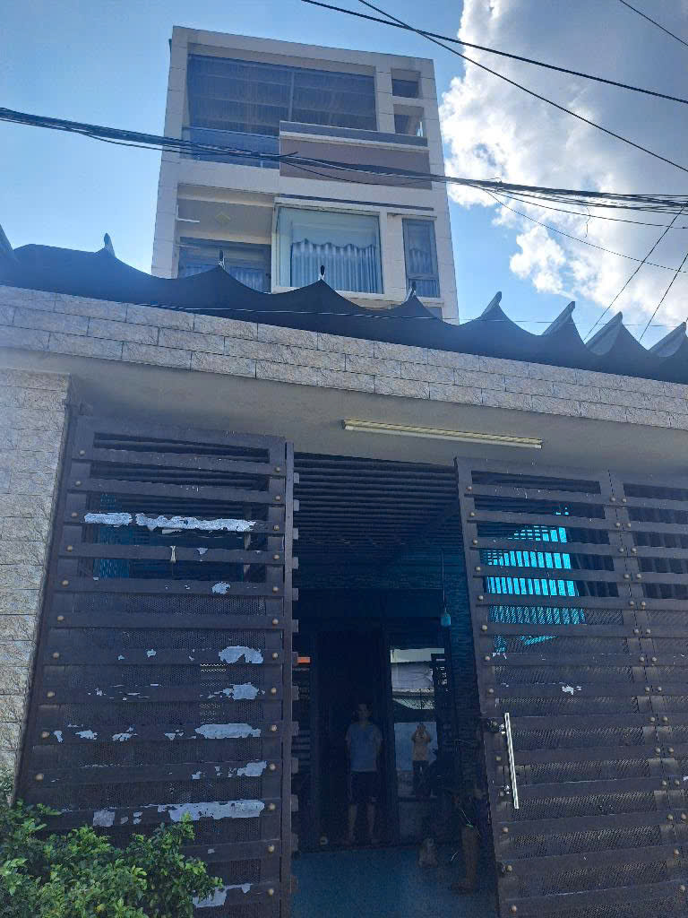 Chủ kẹt tiền bán gấp căn nhà 4 tầng, 6pn. Ngay gần Công Viên Phầm Mềm Quang Trung, Giá chỉ 7.5 tỷ 0932145638