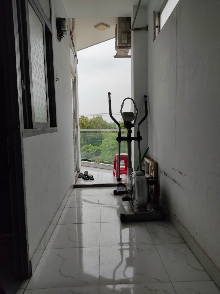 Bán gấp căn 2 mặt tiền. 12pn giá chỉ 9.8. Thạch Lộc 37. 0932145638