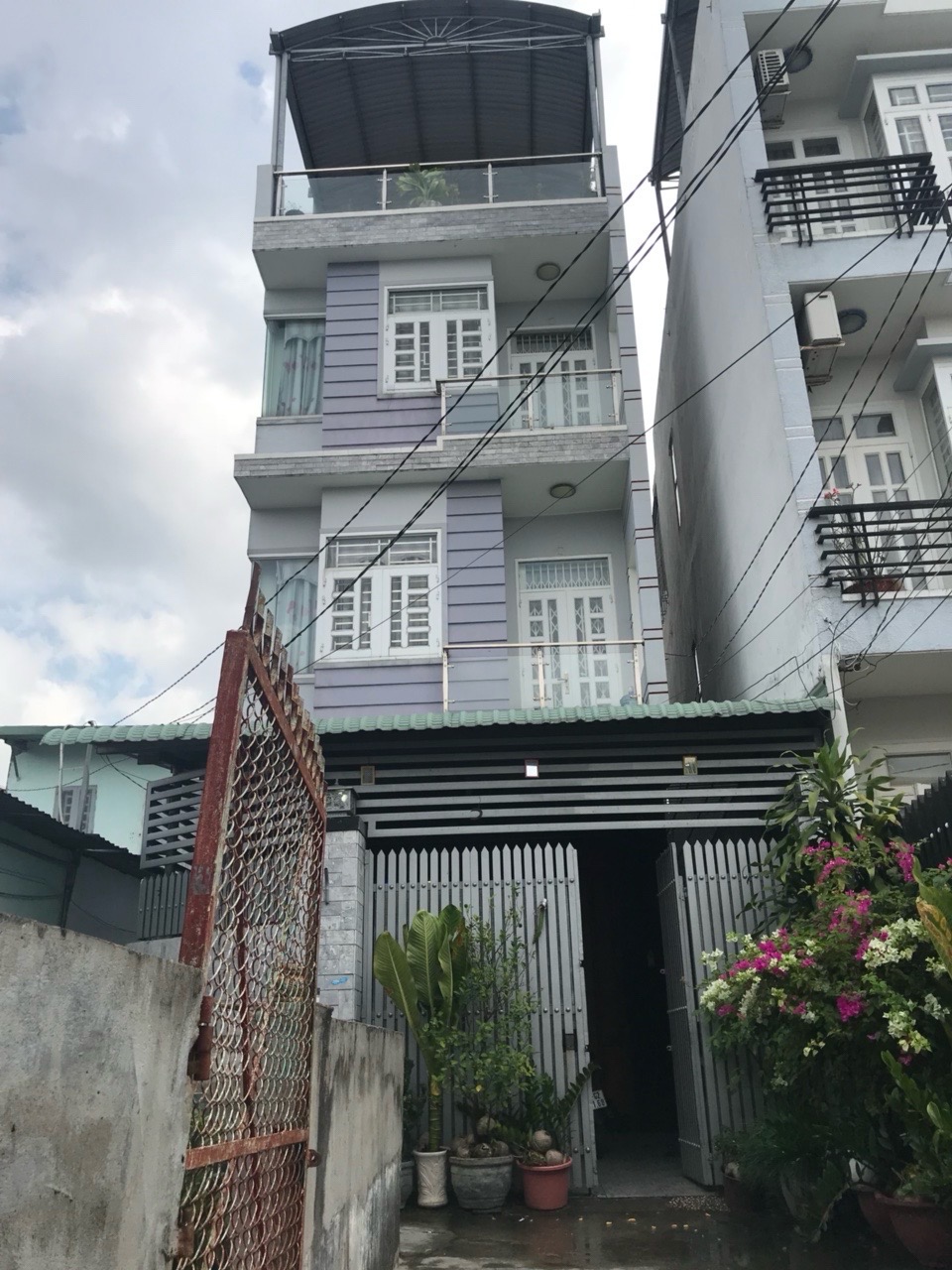 Nhà 4 tần kiên cố, 1 trệt 2 lầu sân thượng, 5pn Ngay trung tâm Nguyễn Ánh Thủ chỉ 7.5 tỷ