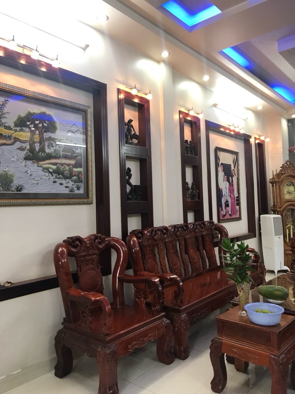 Nhà 4 tần kiên cố, 1 trệt 2 lầu sân thượng, 5pn Ngay trung tâm Nguyễn Ánh Thủ chỉ 7.5 tỷ