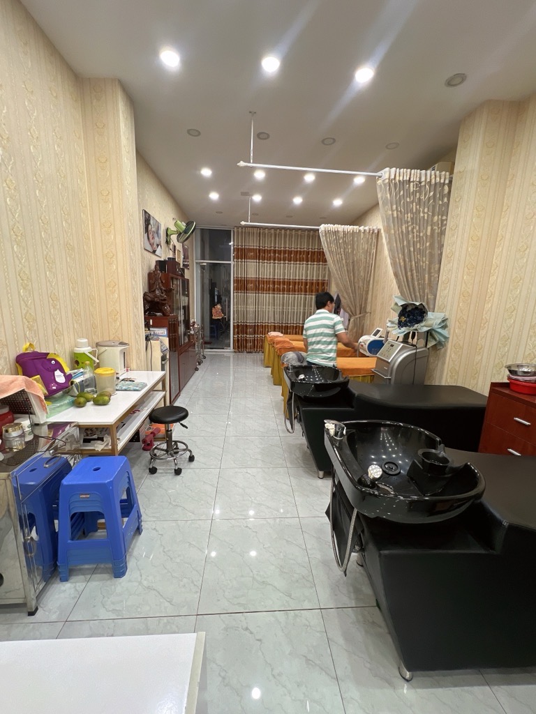 Bán nhà mt Trương Thị Hoa đang kd Spa Giá chỉ 9,2 tỷ