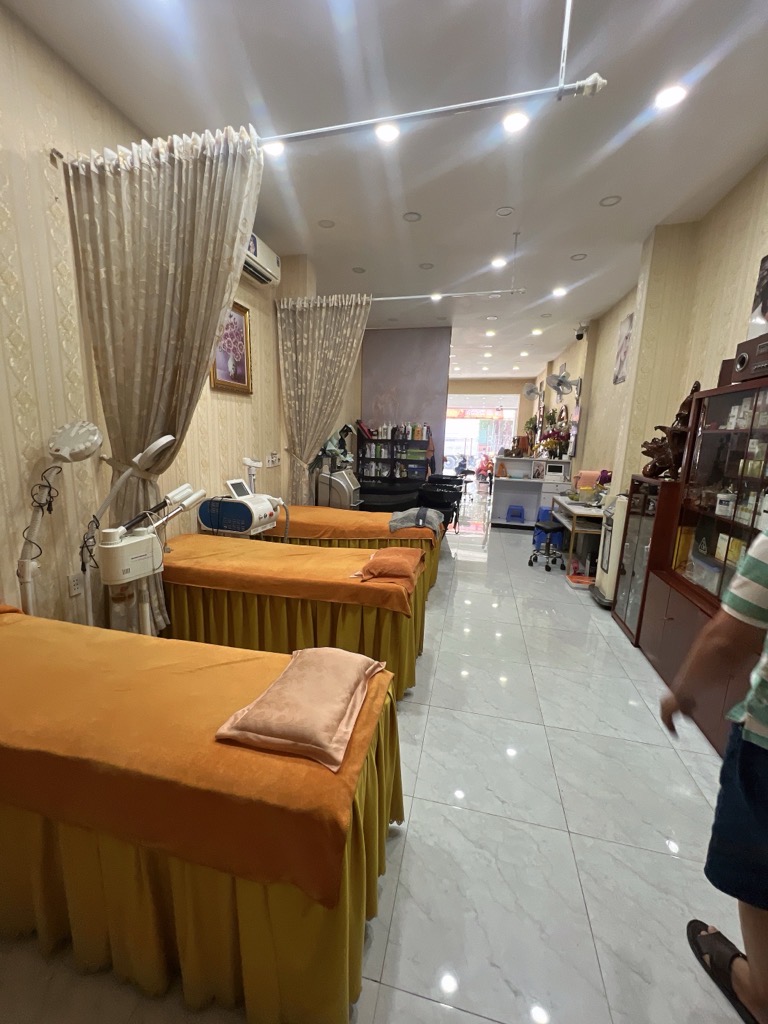 Bán nhà mt Trương Thị Hoa đang kd Spa Giá chỉ 9,2 tỷ