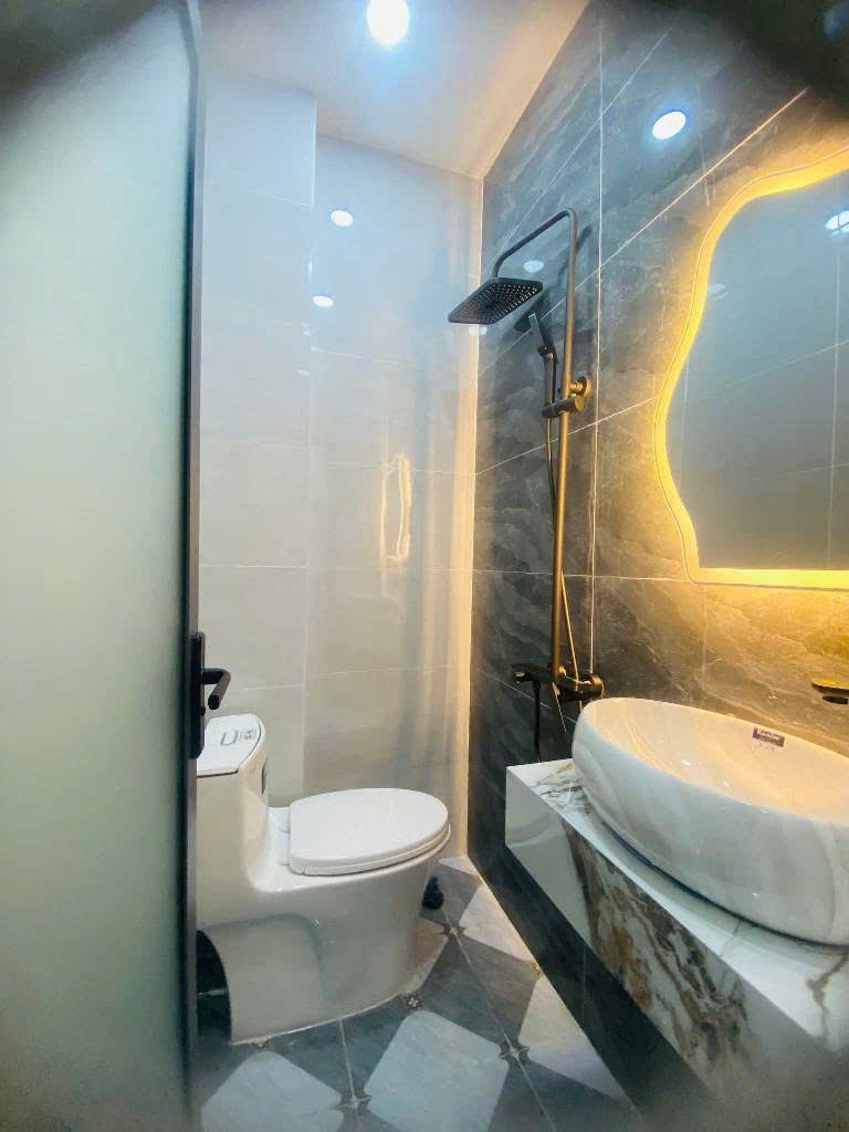 Nhà Quang Trung, Gò Vấp. FUll nội thất cao cấp, 2 tầng, 3pn,2wc. Giá chỉ 4.38 tỷ còn TL