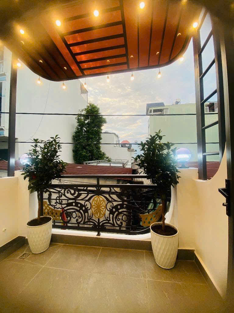 Nhà Quang Trung, Gò Vấp. FUll nội thất cao cấp, 2 tầng, 3pn,2wc. Giá chỉ 4.38 tỷ còn TL