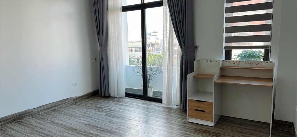 Bán Nhà Nam Hồng, Đông Anh. Nhà 5 tầng đường thông 2 ô tô tránh nhau