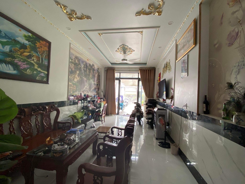 BÁN NHÀ PHỐ MẶT TIỀN CHỢ