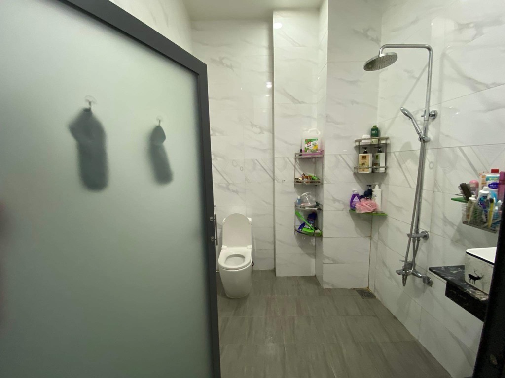 BÁN NHÀ PHỐ MẶT TIỀN CHỢ