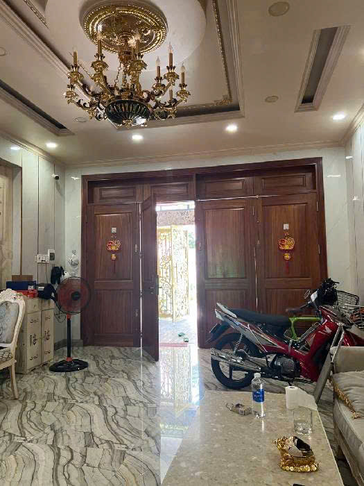 Bán nhà mặt tiền đường Trịnh Quang Nghị - DT 110m2 - SHR