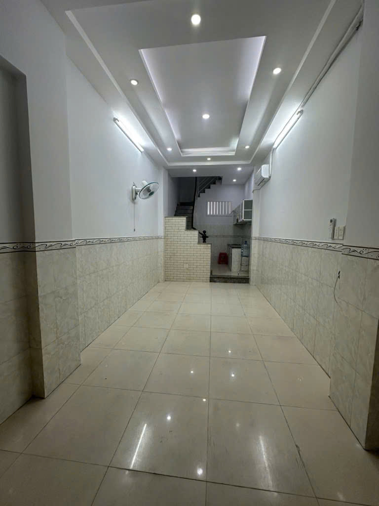 Bán gấp nhà 4 tầng mới đẹp, hẻm xe tải đỗ cửa Quận 8 - Đường Tám Danh - Giá nhỉnh 5 tỷ