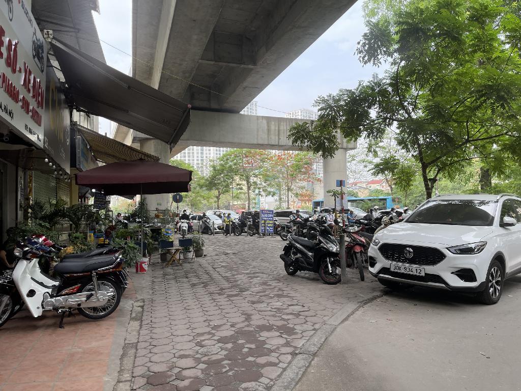 Bán nhà đường Láng mặt phố 23.4m2 6,35 tỷ