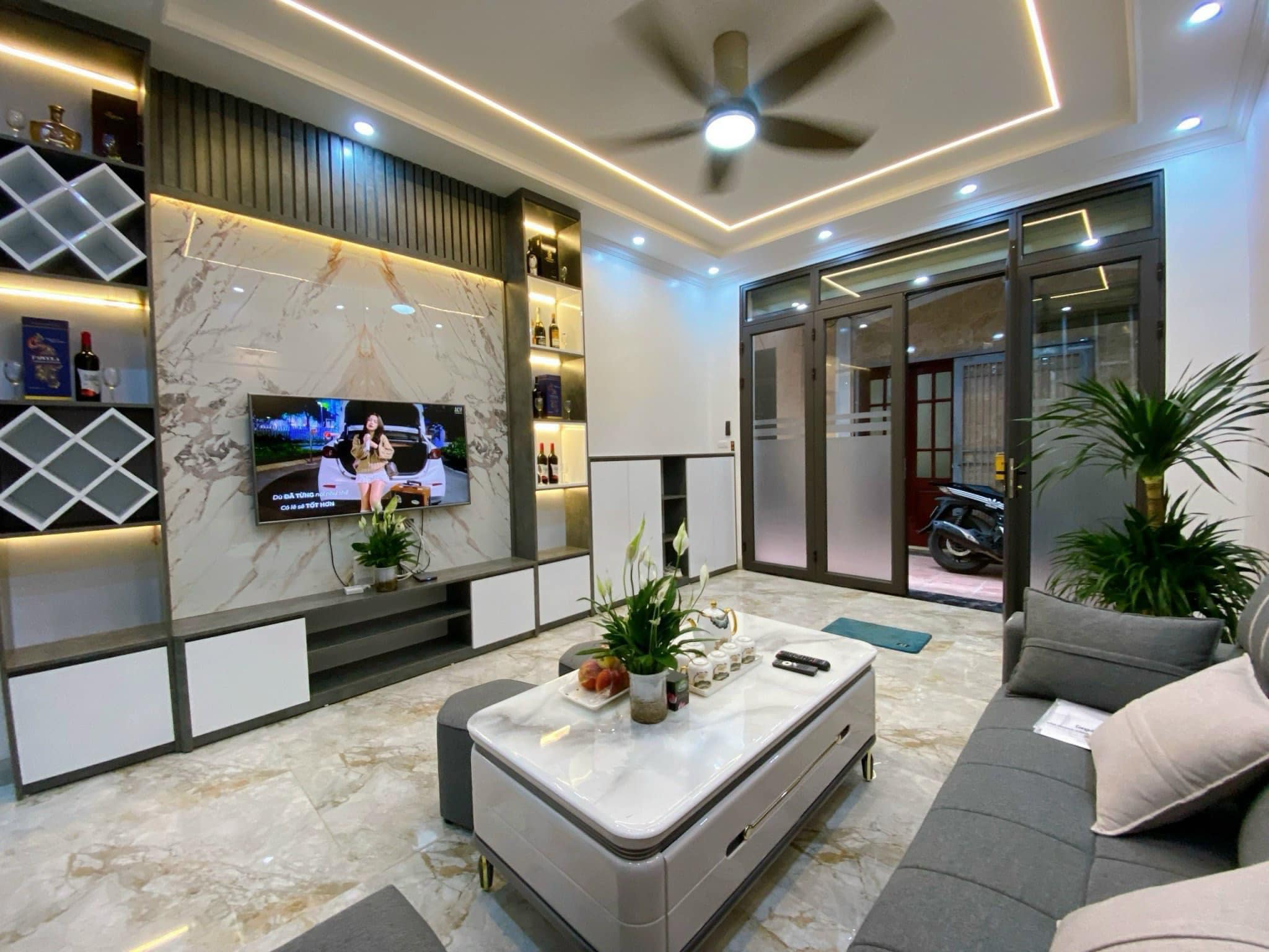 Cần bán gấp nhà 2 tầng cực đẹp tại Tình Quang, Giang Biên chỉ 6 tỷ, hàng hiếm