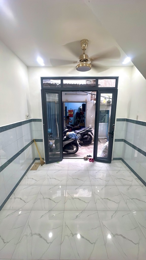 SIÊU PHẨM NHÀ 2 TẦNG MỚI ĐẸP LUNG LINH  - NGAY TỈNH LỘ 10 - GIÁP QUẬN 6