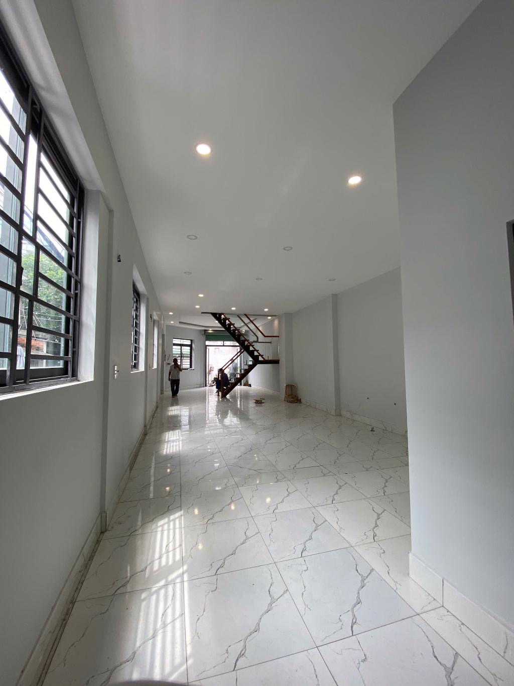 Cần bán gấp nhà hẻm một sẹt Lê Văn Quới, Bình Tân – sát chợ, nhà đẹp ở ngay!