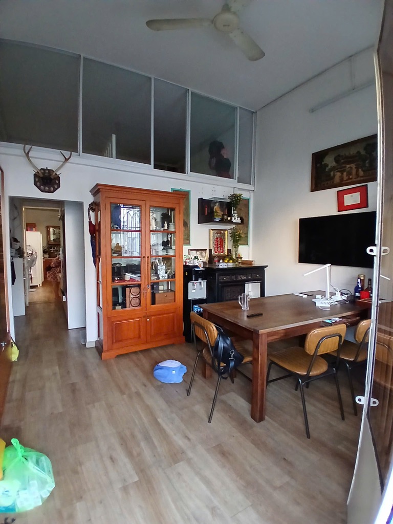 Bấn gấp nhà phố Nguyễn Thái Bình quận 1