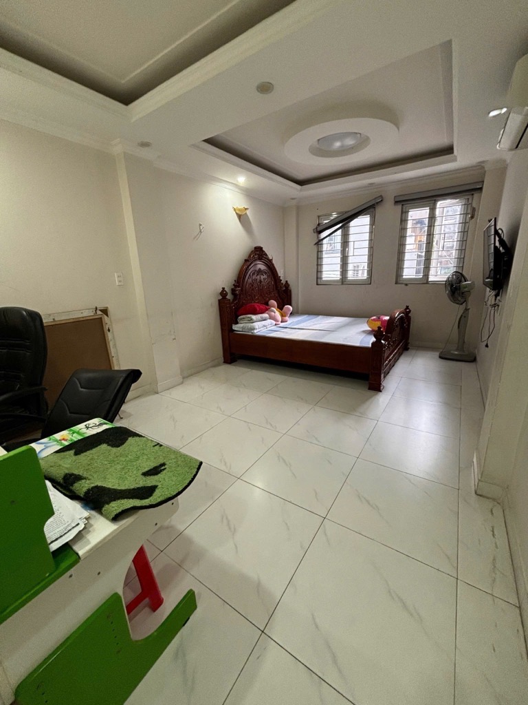 Bấn gấp nhà phố Nguyễn Thái Bình quận 1