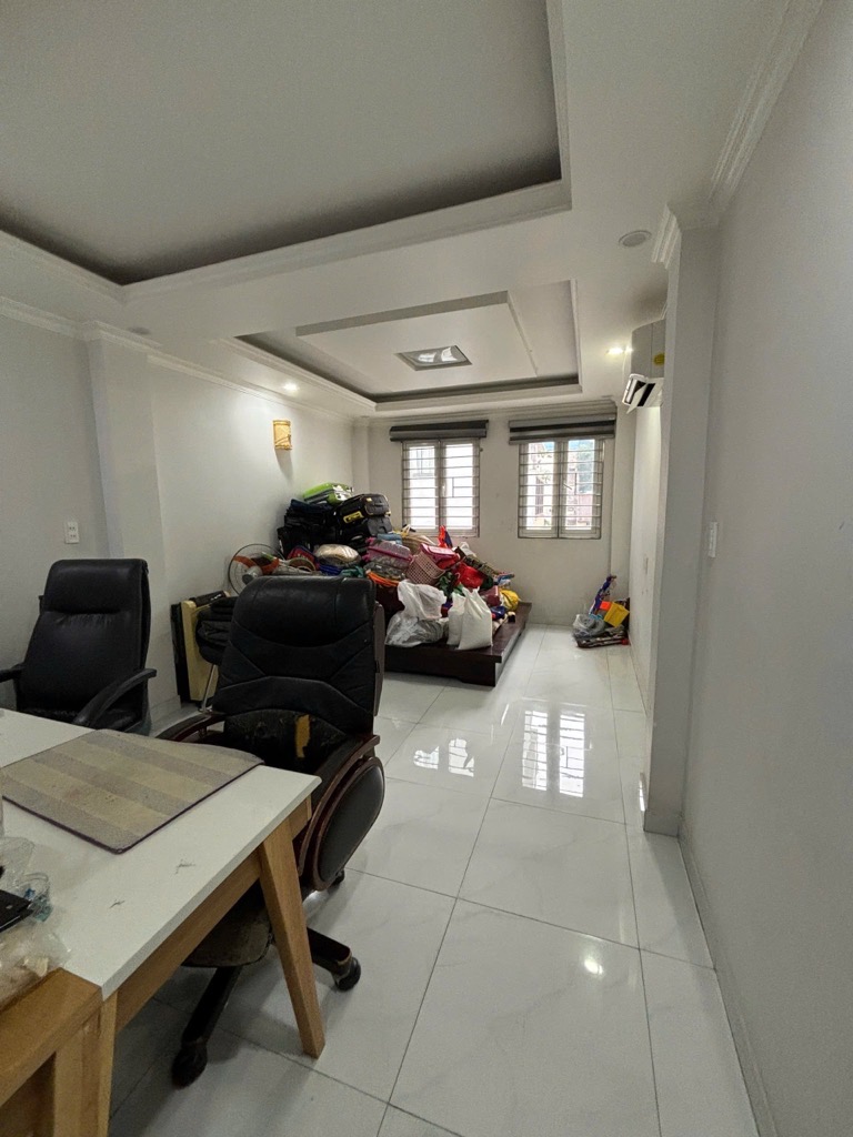 Bấn gấp nhà phố Nguyễn Thái Bình quận 1