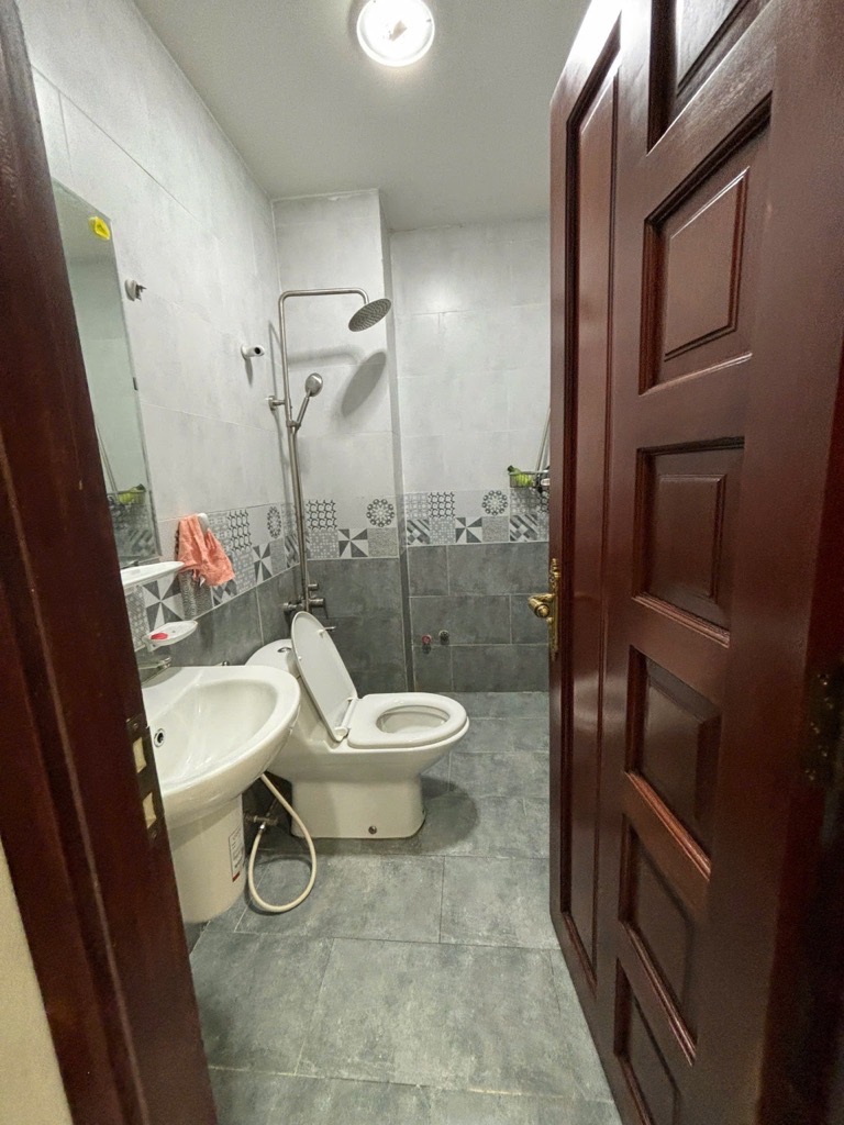 Bấn gấp nhà phố Nguyễn Thái Bình quận 1