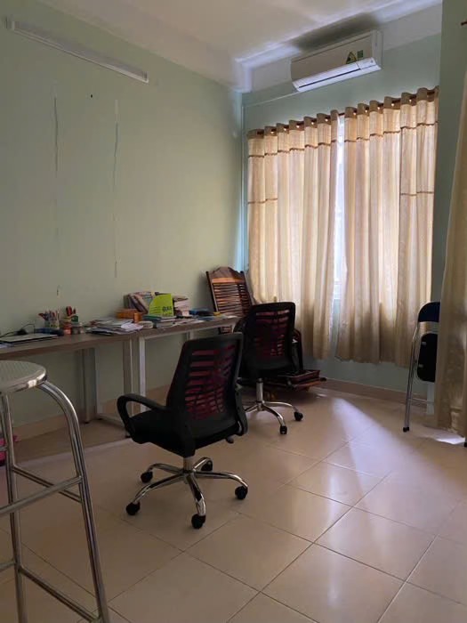 SAU LƯNG ĐH CN THỰC PHẨM - ĐƯỜNG THÔNG - HẺM XE HƠI CÁCH 3 BƯỚC CHÂN - 4 TẦNG NỘI THẤT ĐẸP.