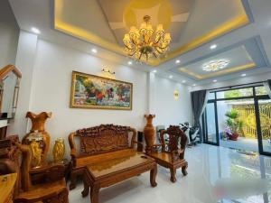 HẺM Ô TÔ – KHU VIP LẠC LONG QUÂN