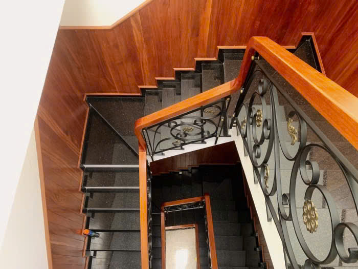 Bán Nhà Mặt Tiền, 70m2, Bình Tân, 10 tỷ (thương lượng )