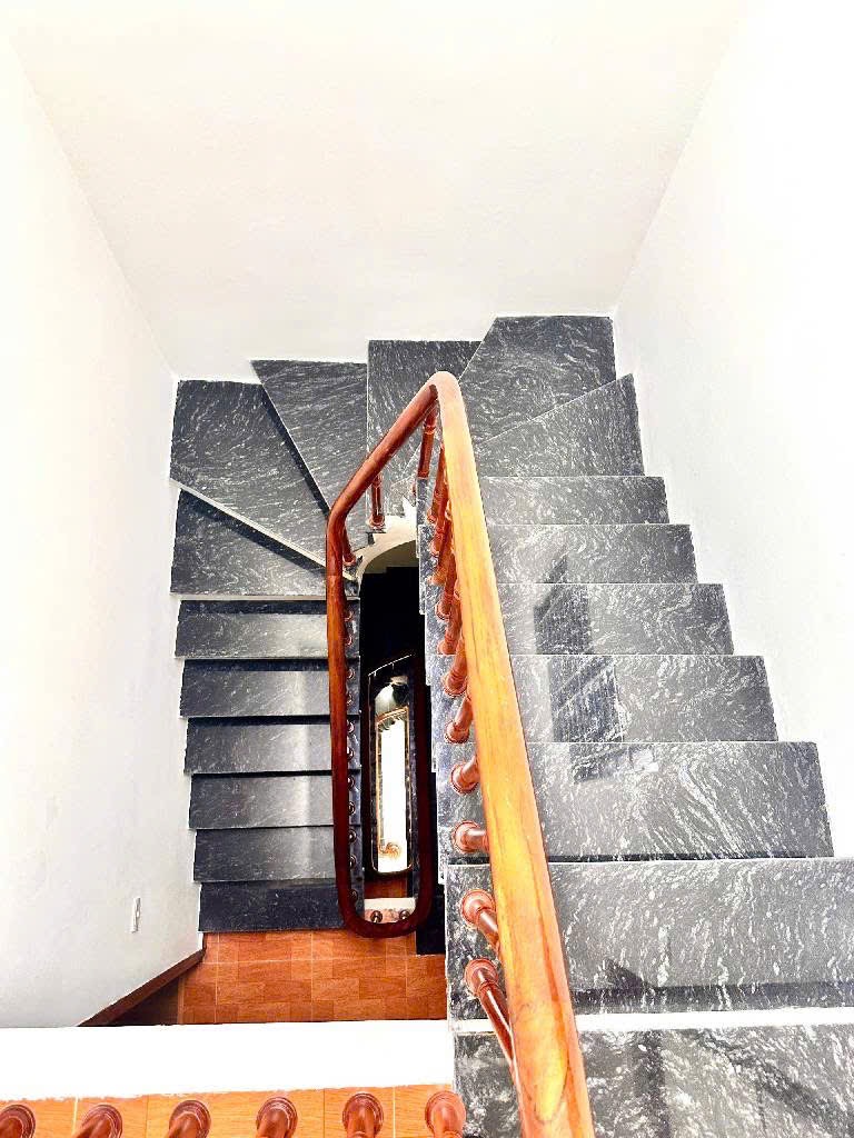 Bán nhà đẹp 9 tỷ tây mỗ