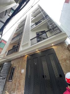 ‎Chỉ hơn 11 tỷ có...TÒA CCMN 7 TẦNG THANG MÁY - TRUNG TÂM MỸ ĐÌNH - DÒNG TIỀN 600tr/ NĂM