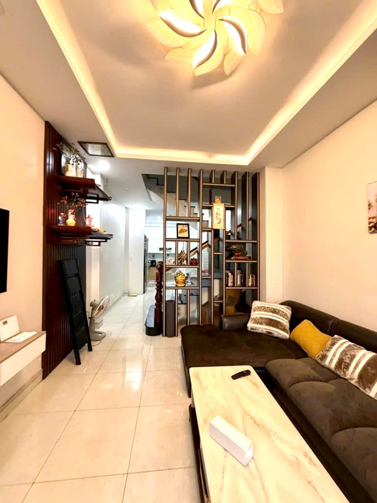 NHÀ BÁN NGAY GẦN TTTM GIGAMALL chỉ 5.9 tỷ