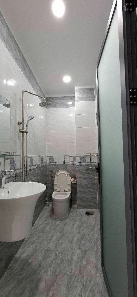 Hàng hiếm chỉ 1. Nhà đẹp đường rộng giá chỉ 4tỷ5 bớt lộc khách thiện chí.