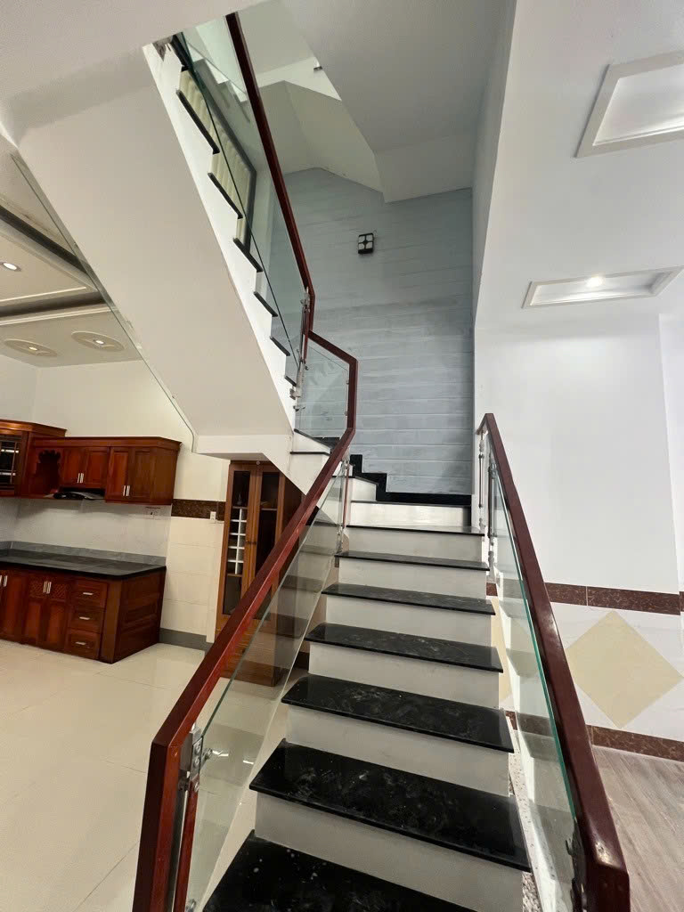 HẺM XE TẢI ĐỖ TRƯỚC CỬA – NHÀ 4 TẦNG ĐẸP TÂNG NHƠN PHÚ Q9 Giá chỉ 6.9 TỶ - 59m²