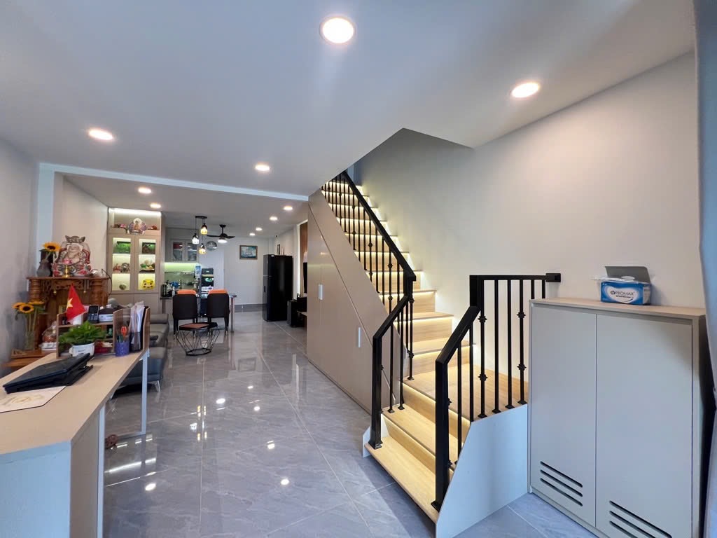 NHÀ MỚI FULL NỘI THẤT  CAO CẤP chỉ 6tỷ2 - ĐƯỜNG Ô TÔ TRÁNH NHAU - HOÀN CÔNG ĐỦ