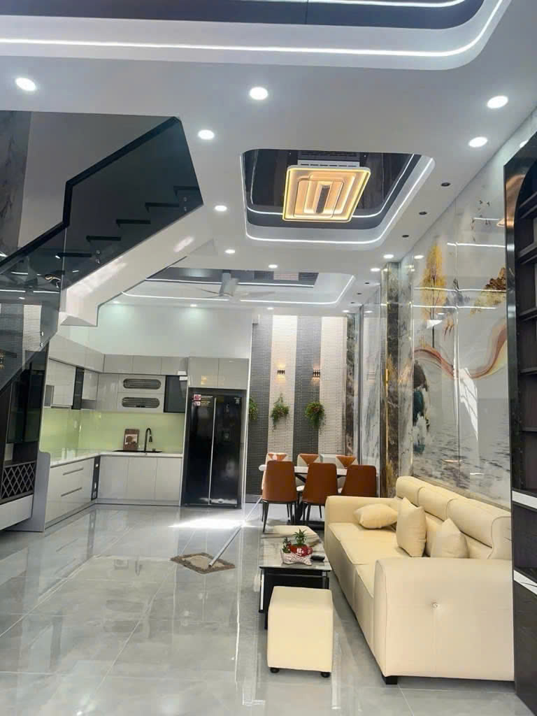 SIÊU PHẨM NHÀ ĐẸP NGAY DT743, P. DĨ AN, TP.HCM - 60M2(5mx12m) NHỈNH 5 TỶ 3