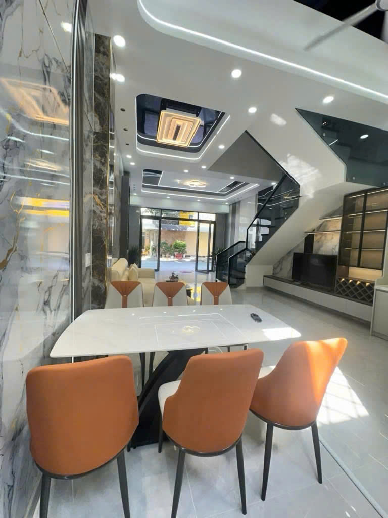 SIÊU PHẨM NHÀ ĐẸP NGAY DT743, P. DĨ AN, TP.HCM - 60M2(5mx12m) NHỈNH 5 TỶ 3