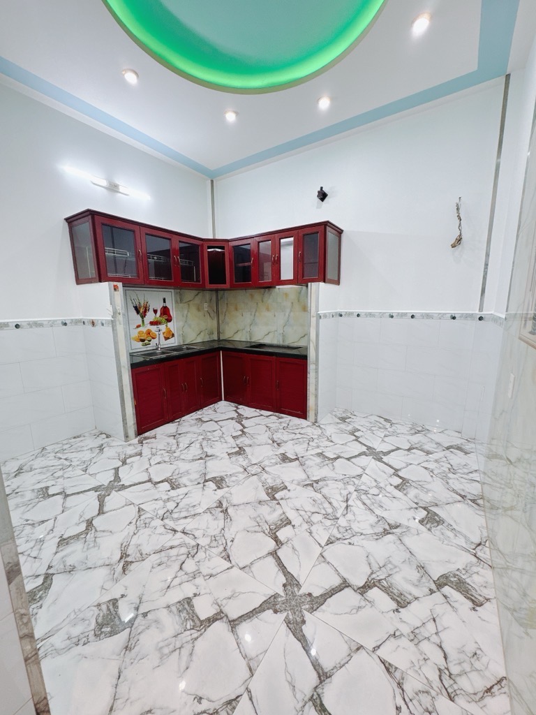 CẦN BÁN NHÀ ĐẸP SÁT MẶT TIỀN HẺM BỰ THÔNG TỨ TUNG.